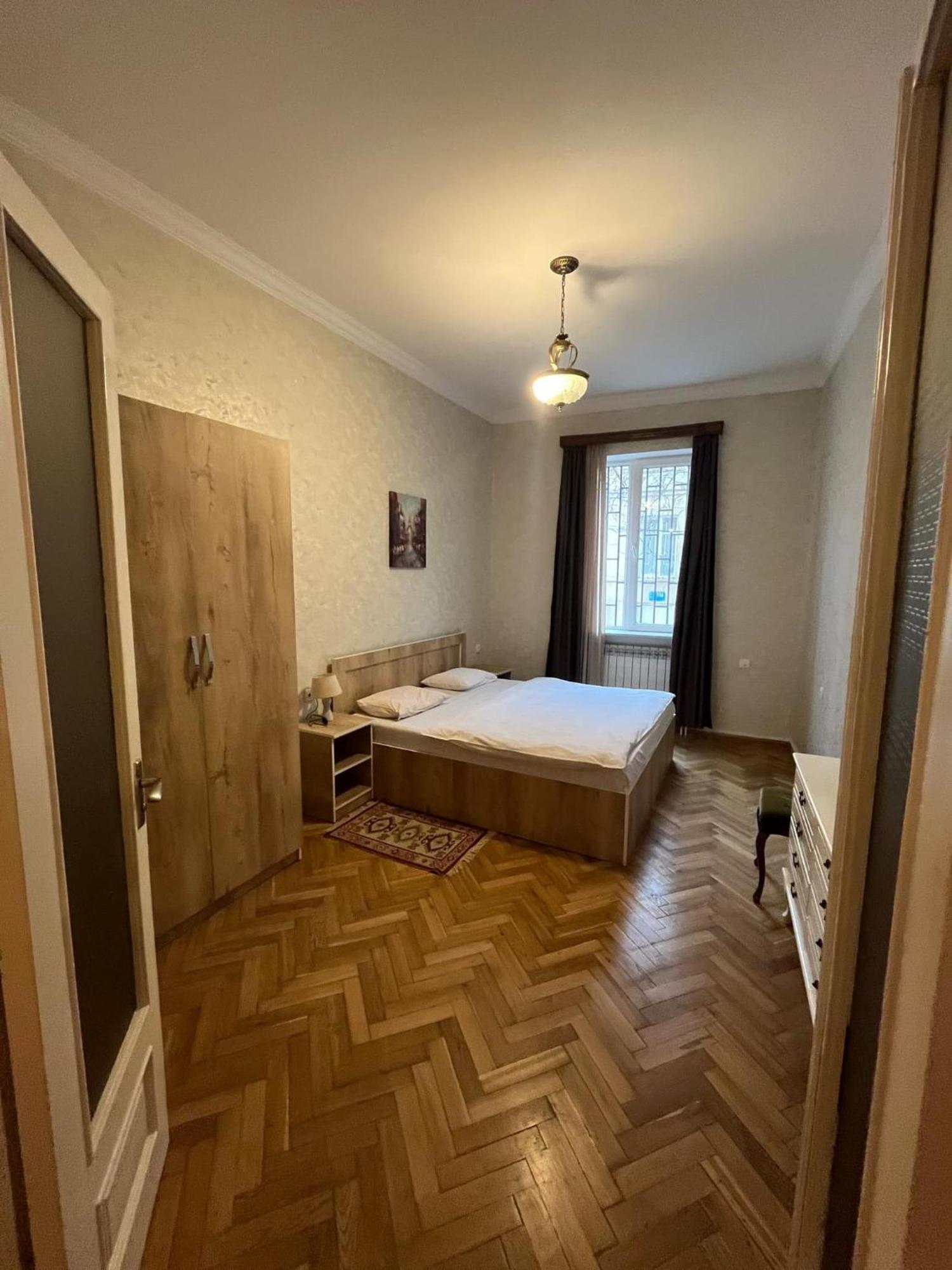 Vake Apartment Tbilisi Bagian luar foto